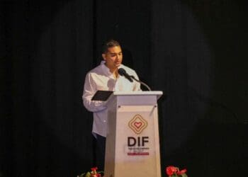 Eduardo Asencio toma protesta a Impulsores de la Transformación del DIF Playa del Carmen