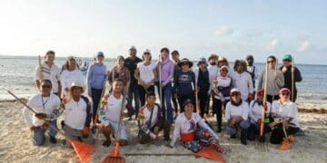 Amexme y el DIF responden al llamado del gobierno de Estefanía Mercado y se suman con todo al #RetoSargazo en Playa Pelícanos y Fundadores