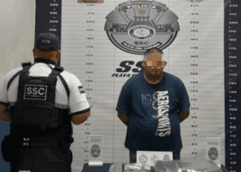 Detienen a sujeto por delitos contra la salud en comercio de Playa del Carmen