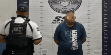 Detienen a sujeto por delitos contra la salud en comercio de Playa del Carmen