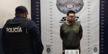 Sujeto es detenido con diversas bolsitas de marihuana en el fraccionamiento Villas del Sol de Playa del Carmen