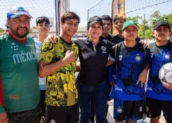 Estefanía Mercado inaugura el torneo estatal de street soccer “De la Calle a la Cancha”, en la Plaza 28 de Julio