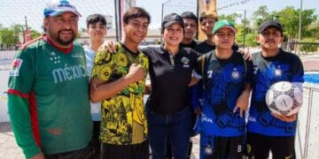 Estefanía Mercado inaugura el torneo estatal de street soccer “De la Calle a la Cancha”, en la Plaza 28 de Julio