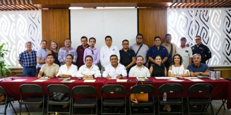 Impulsan Gobierno de Playa del Carmen y cámaras empresariales fortalecimiento de protección civil, desarrollo económico y medio ambiente
