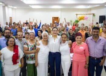 Estefanía Mercado celebra a las abuelitas y abuelitos: “Ustedes son el alma de Playa del Carmen”