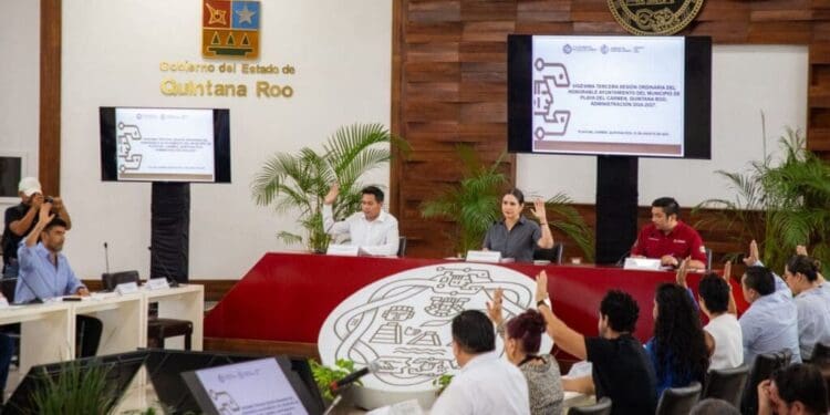 Estefanía Mercado oficializa en Cabildo que el color “Arena Playa” será el color de la ciudad, dejando atrás los colores partidistas