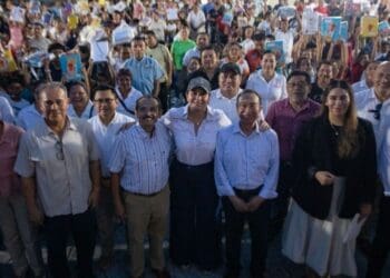 Estefanía Mercado reafirma compromiso con la educación, la salud y el transporte digno en Playa del Carmen