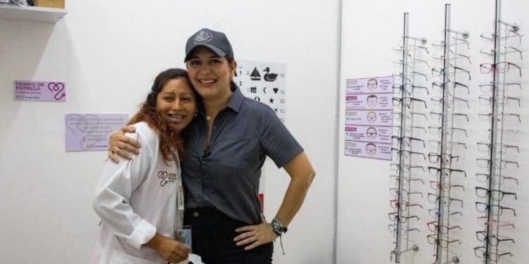 Más de 5 mil 600 medicamentos y 900 lentes gratuitos ha entregado “Salud Sin Tanto Choro” en 60 días en Playa del Carmen