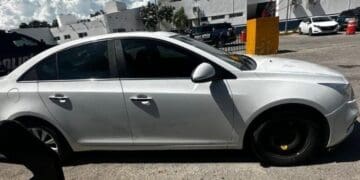 Aseguran policías de Playa del Carmen un vehículo con reporte de robo