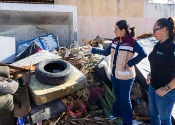 Estefanía Mercado encabeza jornada de descacharrización en Villas del Sol