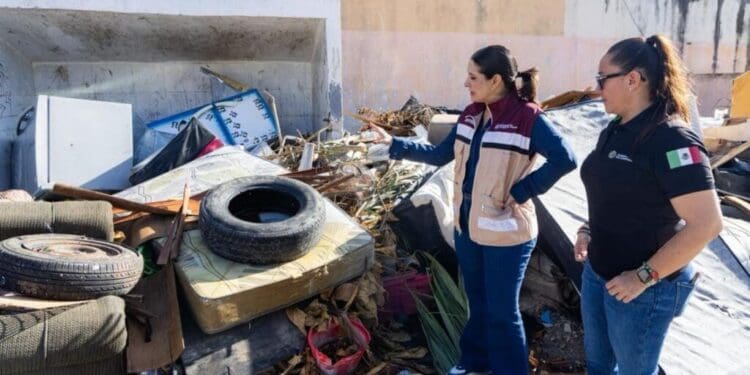 Estefanía Mercado encabeza jornada de descacharrización en Villas del Sol