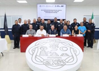 Hecho histórico: Gobierno de Estefanía Mercado reconoce con jubilación a 14 policías con más de 20 años de servicio