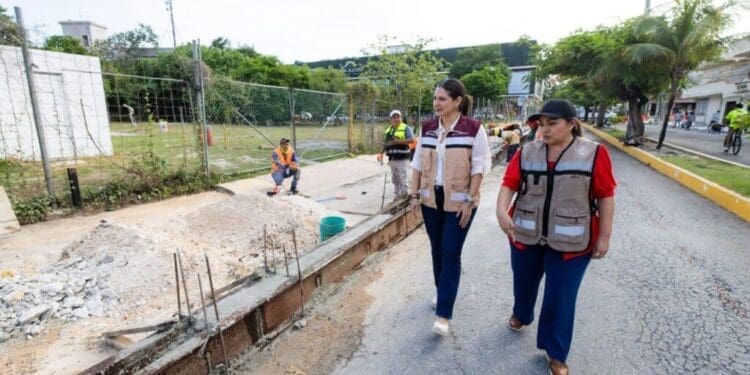 Supervisa Estefanía Mercado avance de la remodelación de la Avenida 10 Norte en Playa del Carmen