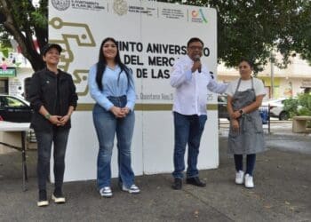 Celebran el 5to. Aniversario del Mercado Mundo de las Piñatas en Playa del Carmen