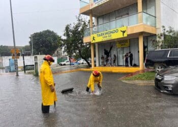 Gobierno de Estefanía Mercado activa “Operativo Tormenta” y ejecuta acciones preventivas y de recuperación tras lluvias en Playa del Carmen