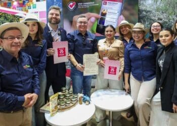 Gobierno de Estefanía Mercado firma histórico acuerdo en FITUR 2026; productos de “Hecho en Playa” podrán llegar a Europa