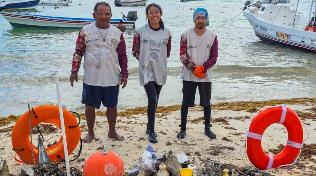 Gobierno de Estefanía Mercado refuerza acciones de limpieza submarina en Playa del Carmen